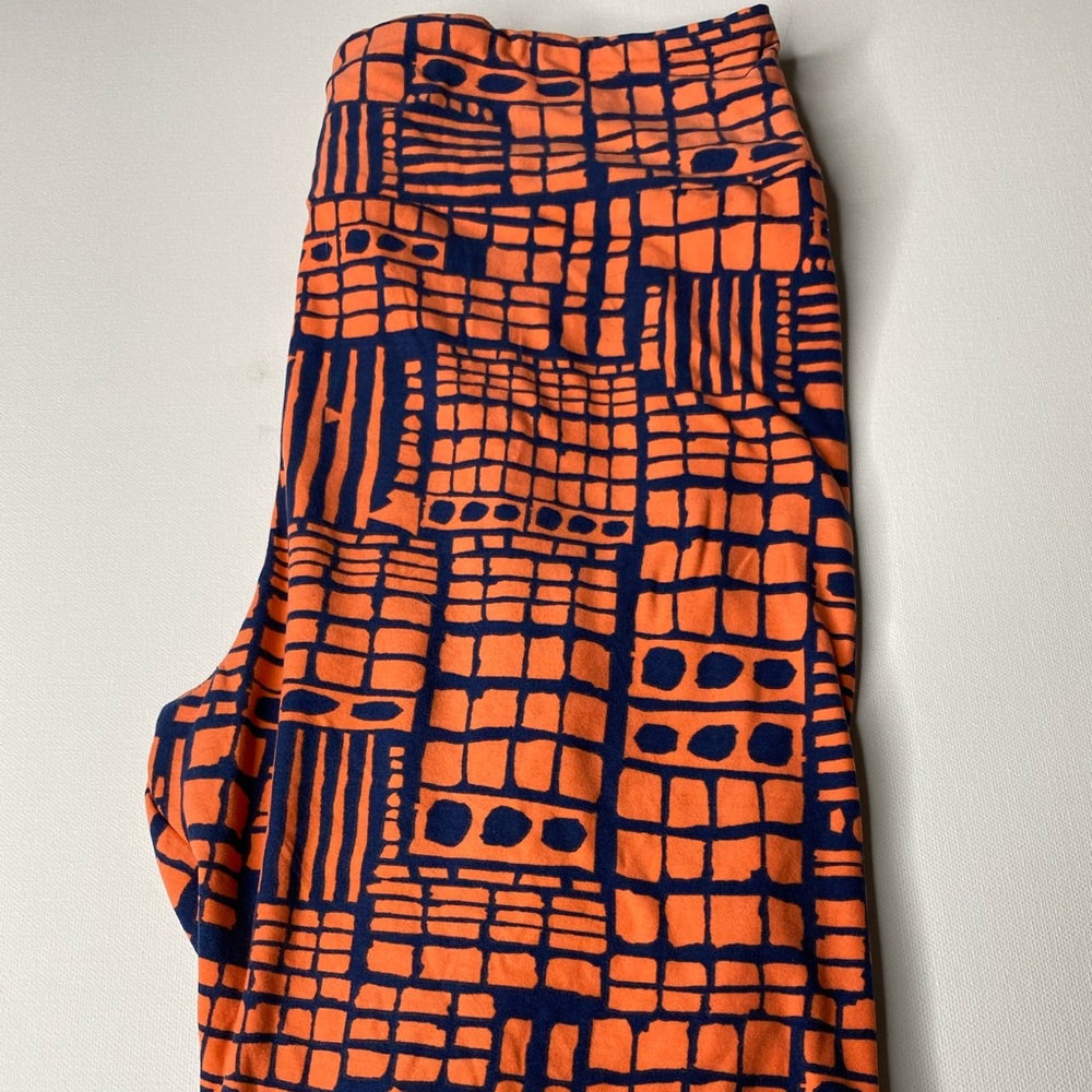 LuLaRoe Tall & Curvy Leggings(fits sizes 10-22)New